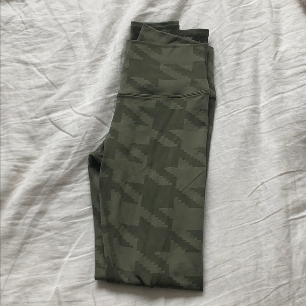Alo Yoga houndstooth green leggings